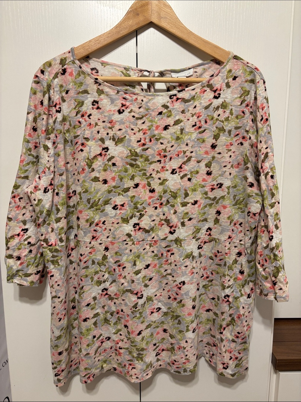 Floral Linen Top with Keyhole Bow Detail - L